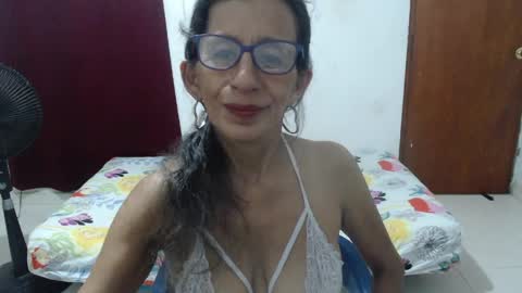 Snapshot of pervert_milf4uu_4 chatting on 27, 3, 2026 luz online show from 27, 3, 2026