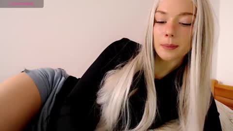 Snapshot of pervyblonde chatting on 17, 3, 2026 Isabella online show from 17, 3, 2026