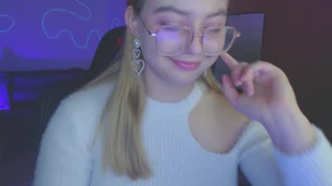 Snapshot of petalkiss chatting on 17, 10, 2025 petalkiss online show from 17, 10, 2025