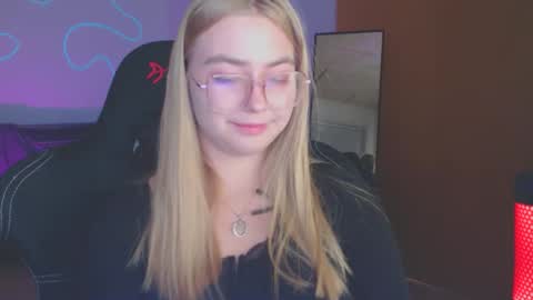 Snapshot of petalkiss chatting on 24, 10, 2025 petalkiss online show from 24, 10, 2025