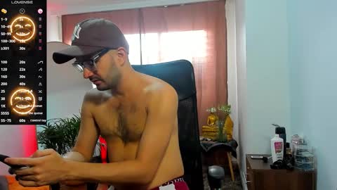 Snapshot of peter_x_annaud chatting on 14, 12, 2025 FELIPE online show from 14, 12, 2025