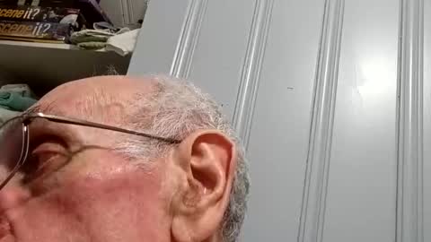 Snapshot of peterdem chatting on 22, 4, 2026 Demo online show from 22, 4, 2026