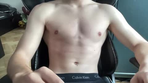 Snapshot of petetheslut chatting on 8, 6, 2026 pete online show from 8, 6, 2026