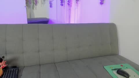 Snapshot of petite_artemis chatting on 9, 4, 2026 Artemisa online show from 9, 4, 2026