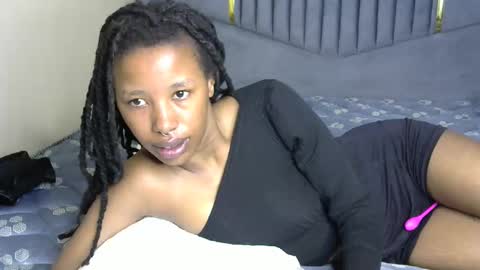 Snapshot of petite_byb chatting on 15, 12, 2025 petite_byb online show from 15, 12, 2025