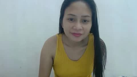 Snapshot of petite_innocent_girl chatting on 15, 4, 2026 sam online show from 15, 4, 2026