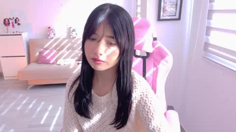 Snapshot of petite_marie_ chatting on 6, 4, 2026 petite_marie_ online show from 6, 4, 2026