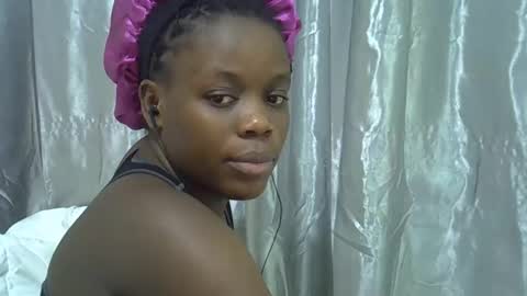 petite_melan online show from 22, 10, 2025