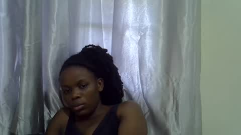 petite_melan online show from 3, 11, 2025