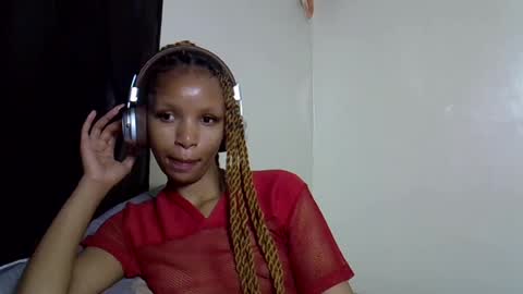 petite_melinda online show from 14, 7, 2026