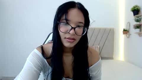 Snapshot of petite_sofii chatting on 28, 4, 2026 Sofi online show from 28, 4, 2026