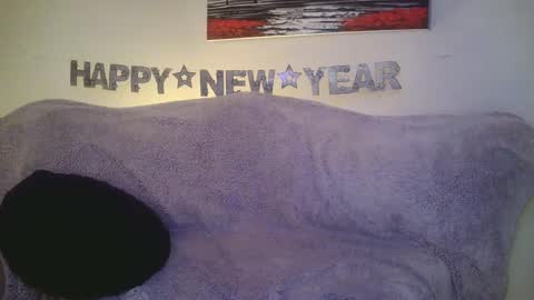 Snapshot of petite_treat_ chatting on 6, 1, 2025 petite treat online show from 6, 1, 2025