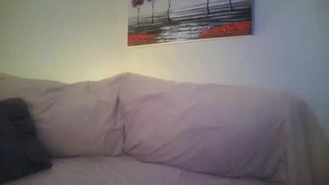 Snapshot of petite_treat_ chatting on 8, 2, 2025 petite treat online show from 8, 2, 2025