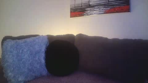 Snapshot of petite_treat_ chatting on 6, 3, 2025 petite treat online show from 6, 3, 2025