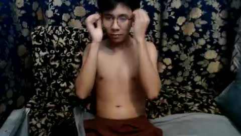 Snapshot of petiteasian_boy chatting on 13, 7, 2026 cute vir online show from 13, 7, 2026