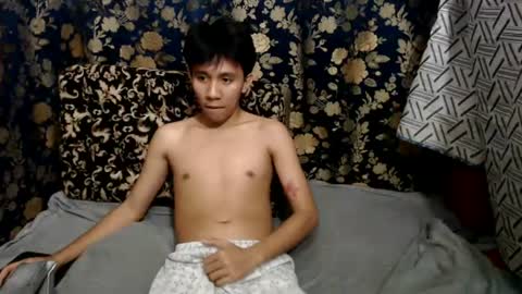 Snapshot of petiteasian_boy chatting on 19, 7, 2026 cute vir online show from 19, 7, 2026