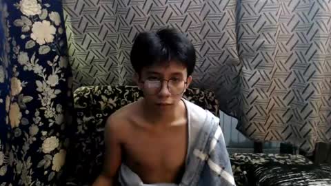 Snapshot of petiteasian_boy chatting on 27, 7, 2026 cute vir online show from 27, 7, 2026