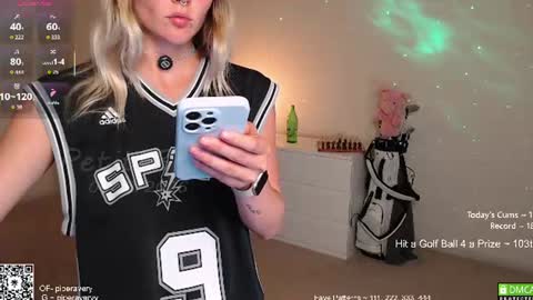 Snapshot of petitebrat chatting on 14, 6, 2026 PiperAvery online show from 14, 6, 2026