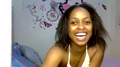Snapshot of petitecaramell chatting on 2, 5, 2026 Caramel online show from 2, 5, 2026