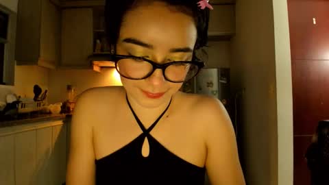 Snapshot of petitee_lunna chatting on 25, 3, 2026 Lunna online show from 25, 3, 2026