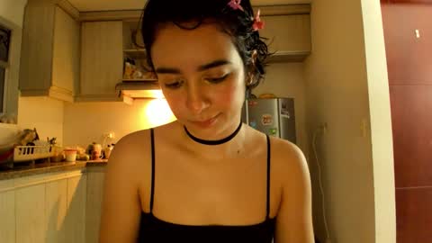 Snapshot of petitee_lunna chatting on 31, 3, 2026 Lunna online show from 31, 3, 2026