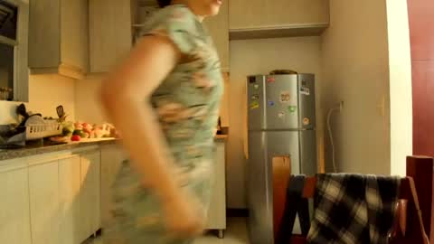 Snapshot of petitee_lunna chatting on 18, 4, 2026 Lunna online show from 18, 4, 2026