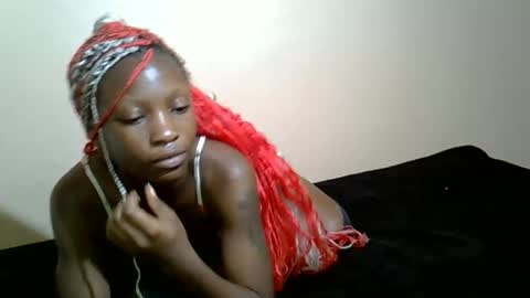 Snapshot of petitehunny chatting on 25, 4, 2026 petitehunny online show from 25, 4, 2026