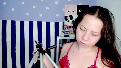 Snapshot of petiteivoryqueen chatting on 22, 4, 2026 danna online show from 22, 4, 2026