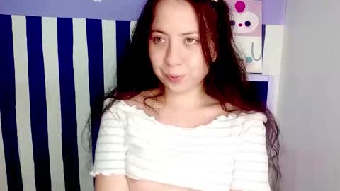 Snapshot of petiteivoryqueen chatting on 28, 4, 2026 danna online show from 28, 4, 2026