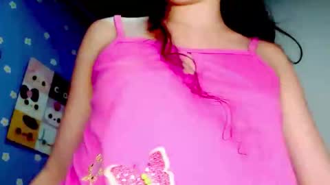 Snapshot of petiteivoryqueen chatting on 9, 6, 2026 danna online show from 9, 6, 2026
