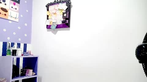 Snapshot of petiteivoryqueen chatting on 16, 6, 2026 danna online show from 16, 6, 2026