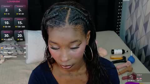 Snapshot of petitelittleebony chatting on 23, 10, 2025 little sharon online show from 23, 10, 2025