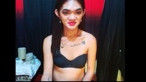 Snapshot of petitepinaycyrenets chatting on 22, 3, 2026 TsDELICIOUSCum69 online show from 22, 3, 2026