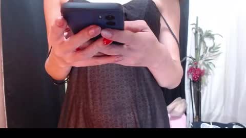 Snapshot of petitepinaycyrenets chatting on 28, 3, 2026 TsDELICIOUSCum69 online show from 28, 3, 2026