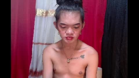 Snapshot of petitepinaycyrenets chatting on 28, 3, 2026 TsDELICIOUSCum69 online show from 28, 3, 2026