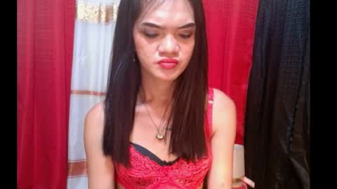 Snapshot of petitepinaycyrenets chatting on 31, 3, 2026 TsDELICIOUSCum69 online show from 31, 3, 2026