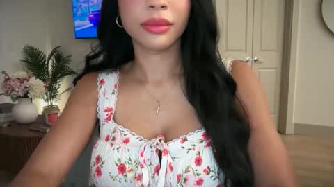 Snapshot of petiteprincess659846 chatting on 6, 6, 2026 PetitePrincess online show from 6, 6, 2026