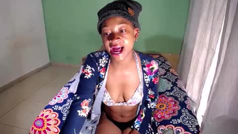 Snapshot of petitesammy chatting on 12, 4, 2026 petitesammy online show from 12, 4, 2026