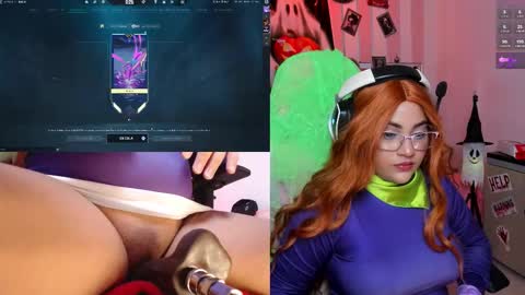 Snapshot of petitesofia_ chatting on 22, 10, 2025 Sofia online show from 22, 10, 2025