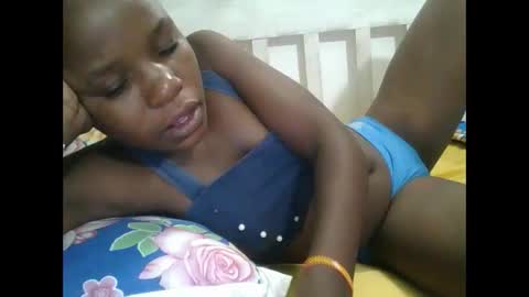 Snapshot of petitesweetchiq chatting on 10, 1, 2026 petitesweetchiq online show from 10, 1, 2026