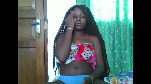 Snapshot of petitesweetchiq chatting on 9, 3, 2026 petitesweetchiq online show from 9, 3, 2026