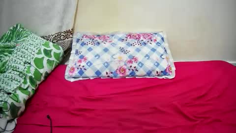 petitetasha online show from 15, 9, 2025