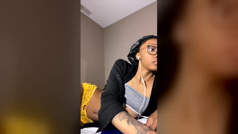 petitetingz online show from 11, 6, 2026