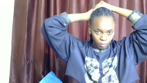 Snapshot of petitevixenn chatting on 27, 7, 2026 petitevixenn online show from 27, 7, 2026
