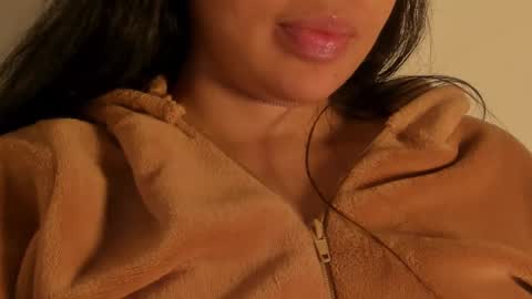 Snapshot of petitgirl_ chatting on 27, 9, 2025  J A S S  online show from 27, 9, 2025