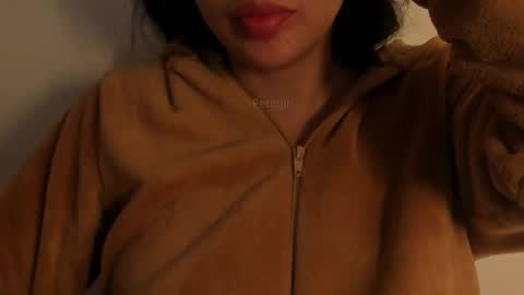 Snapshot of petitgirl_ chatting on 14, 10, 2025  J A S S  online show from 14, 10, 2025