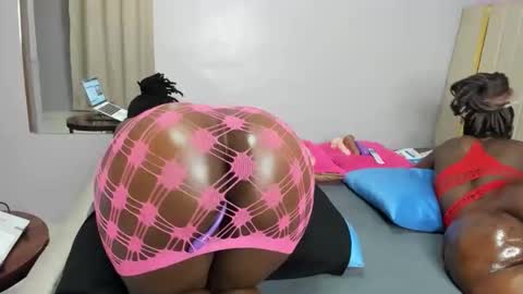 Snapshot of petitiana chatting on 19, 3, 2026 Cayennee online show from 19, 3, 2026