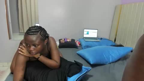 Snapshot of petitiana chatting on 8, 4, 2026 Cayennee online show from 8, 4, 2026