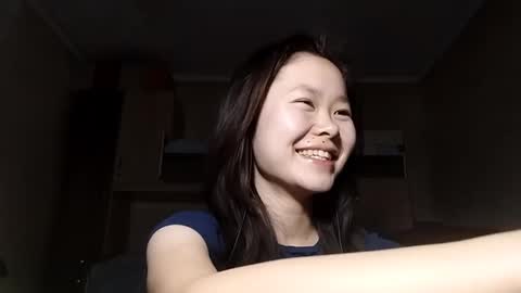 Snapshot of petronilayoshimori chatting on 3, 12, 2025 Hello Viola here online show from 3, 12, 2025