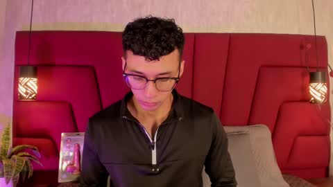 Snapshot of philip_collins chatting on 21, 4, 2026 Milo online show from 21, 4, 2026